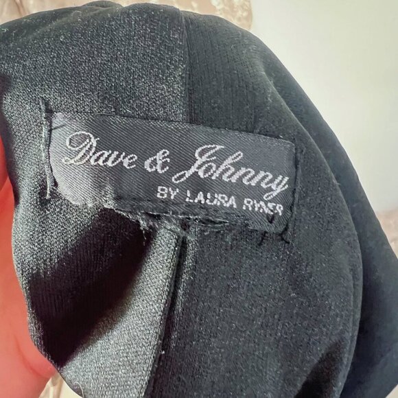 Vintage Dave & Johnny Black Gold Beaded Gown Mesh Detailing Formal Dress Size 8 - Picture 8 of 13